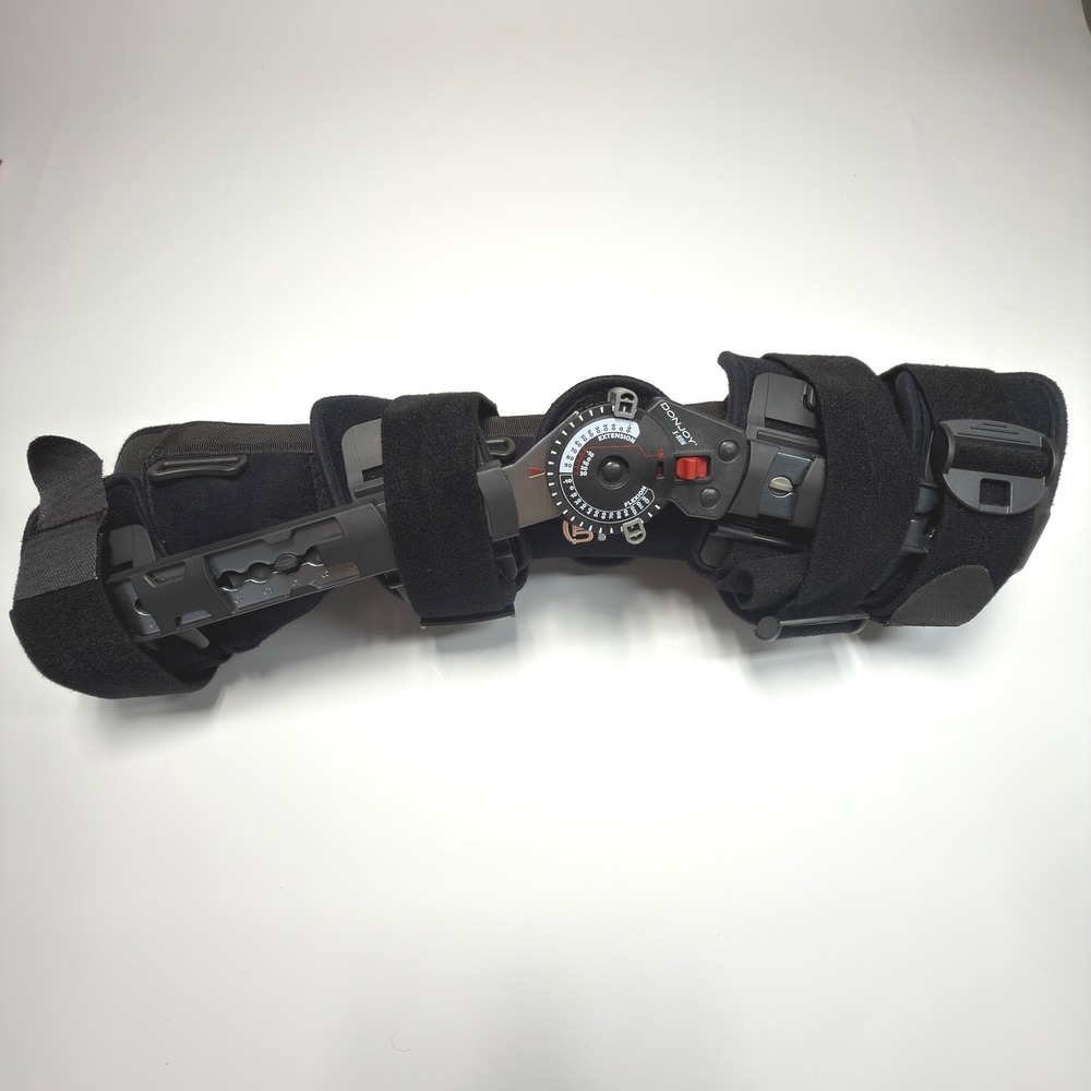 DonJoy X-ROM Post-Op Knee Brace Adjustable ROM Hinged Knee Immobilizer 22"